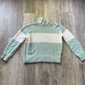 NWT Hippie Rose white and light green turtleneck size small.